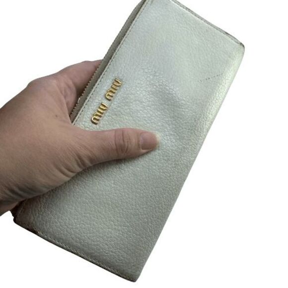 Authentic Miu Miu by Prada Ivory / Off White Leather Zip Around Wallet - Picture 10 of 10